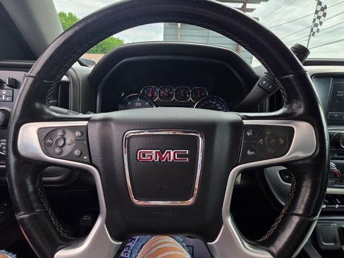 Used 2018 GMC Sierra 1500 SLT AWD/4WD image 10