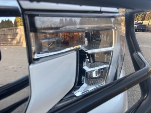 Used 2021 GMC Sierra 1500 SLE image 4