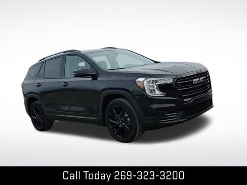 Certified 2023 GMC Terrain SLE w/ Driver Convenience Package image 9
