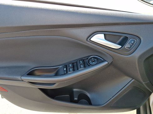 Used 2017 Ford Focus SEL w/ Interior Protection Package image 14