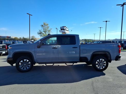 Used 2024 Chevrolet Silverado 2500 Custom w/ Custom Convenience Package image 6