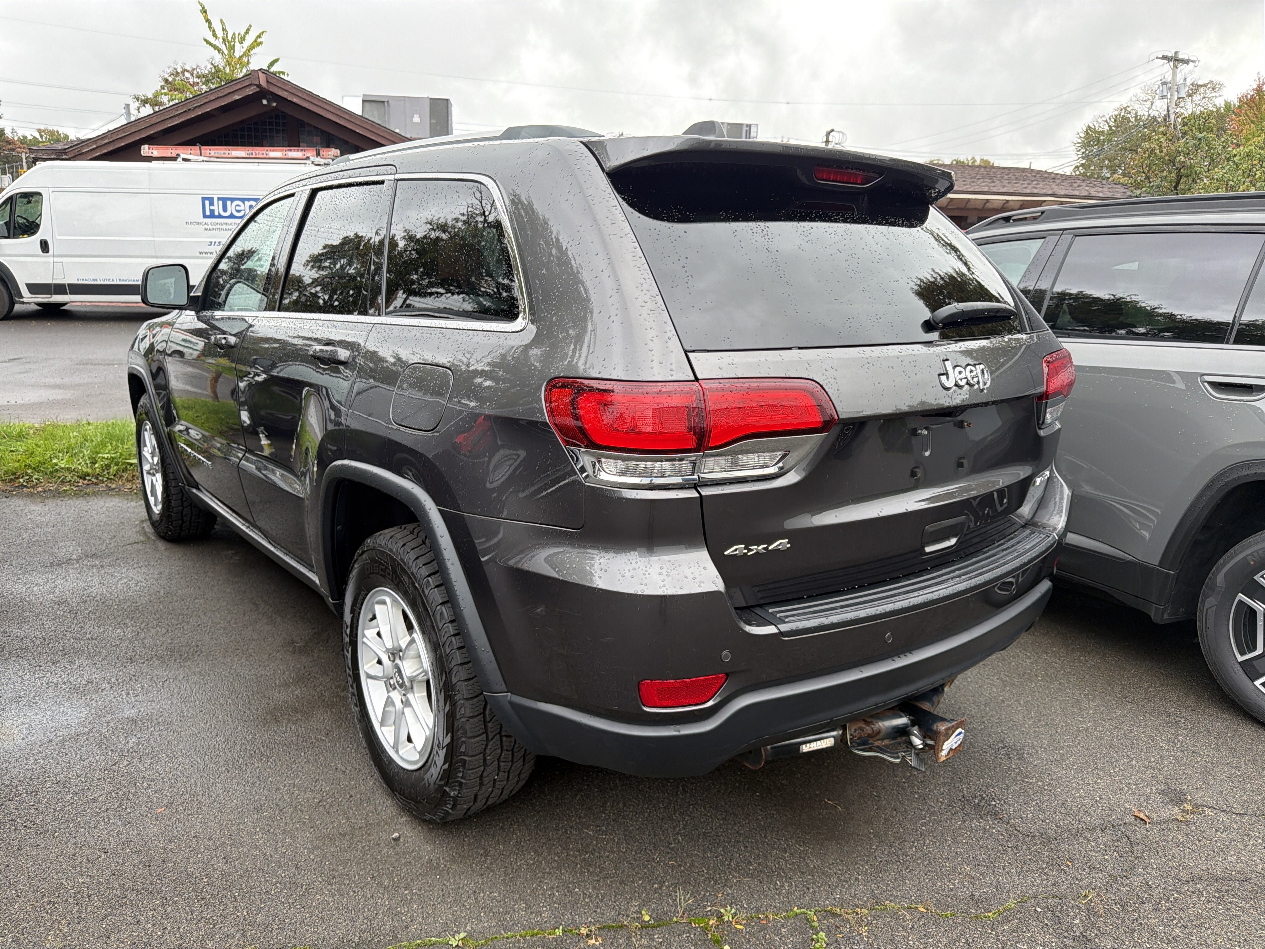 Used 2020 Jeep Grand Cherokee Laredo AWD/4WD image 5