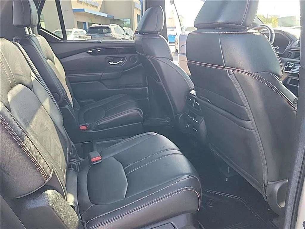 Used 2024 Honda Pilot TrailSport image 27