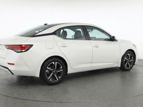Used 2025 Nissan Sentra SV FWD image 7
