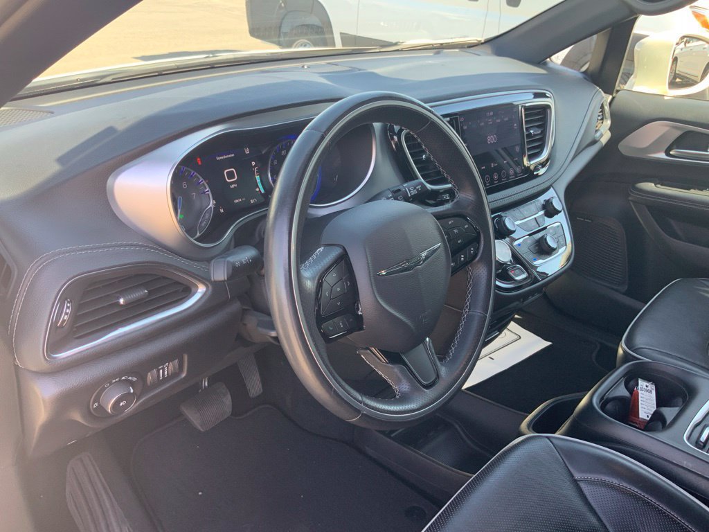 Certified 2020 Chrysler Pacifica Limited FWD image 14