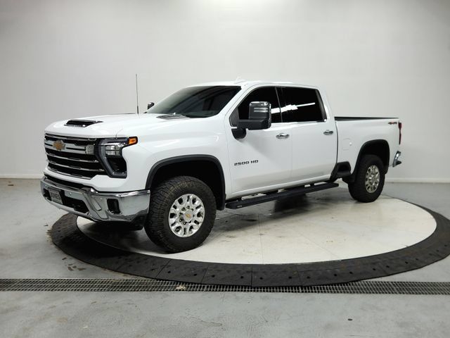 Used 2025 Chevrolet Silverado 2500 LTZ w/ LTZ Convenience Package AWD/4WD image 4