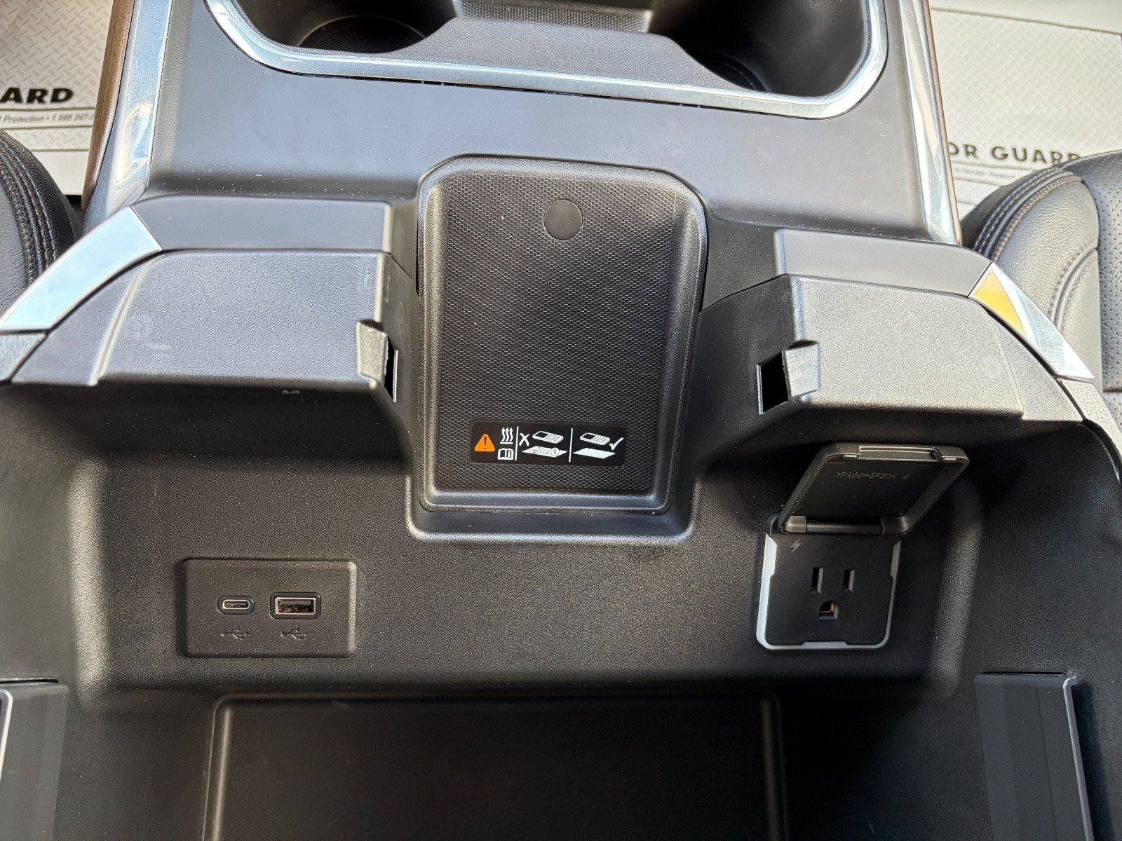 Used 2024 Chevrolet Silverado 3500 High Country w/ High Country Premium Package AWD/4WD image 19