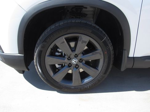 New 2025 Honda Pilot Sport image 3