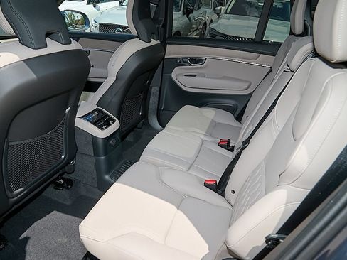 New 2026 Volvo XC90 T8 Plus w/ Protection Package Premier AWD/4WD image 21