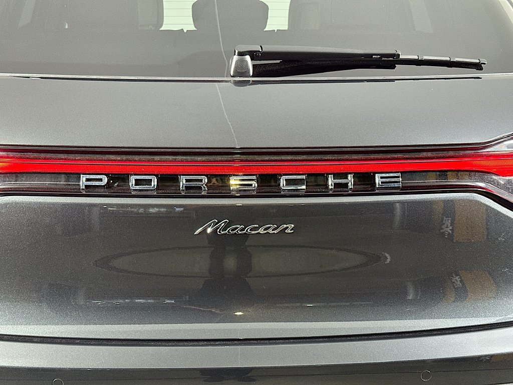 Certified 2026 Porsche Macan AWD/4WD image 35
