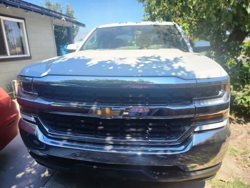 Used 2018 Chevrolet Silverado 1500 LT RWD image 1