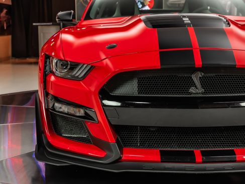 Used 2021 Ford Mustang Shelby GT500 w/ Carbon Fiber Track Pack RWD image 20