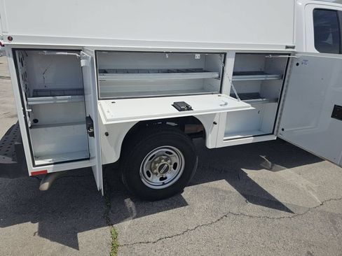 Used 2022 Ford F250 XL w/ Power Equipment Group AWD/4WD image 25
