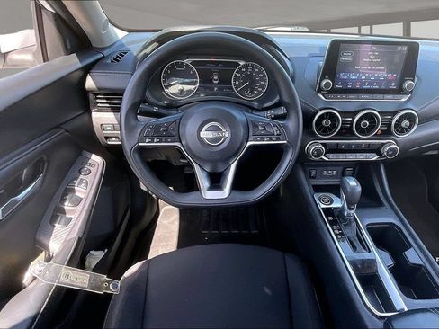 Used 2024 Nissan Sentra SV FWD image 8