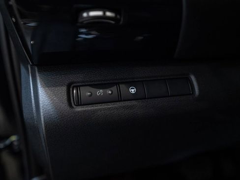 Used 2024 Nissan Pathfinder SV AWD/4WD image 21