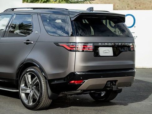 New 2026 Land Rover Discovery Limited Edition AWD/4WD image 10