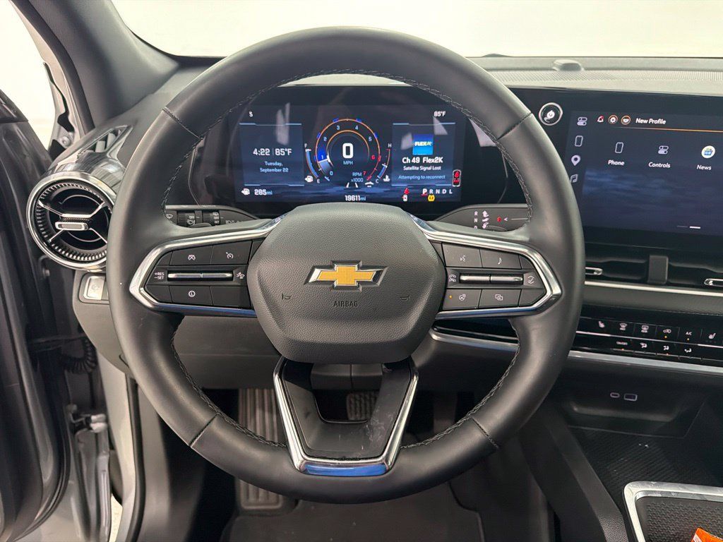 Used 2026 Chevrolet Equinox LT FWD image 11