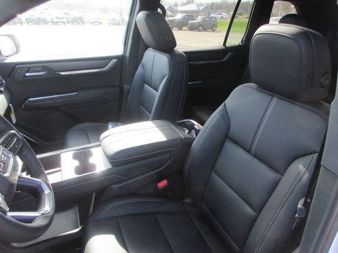 New 2026 GMC Acadia Elevation image 11