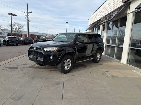 Used 2016 Toyota 4Runner SR5 image 10