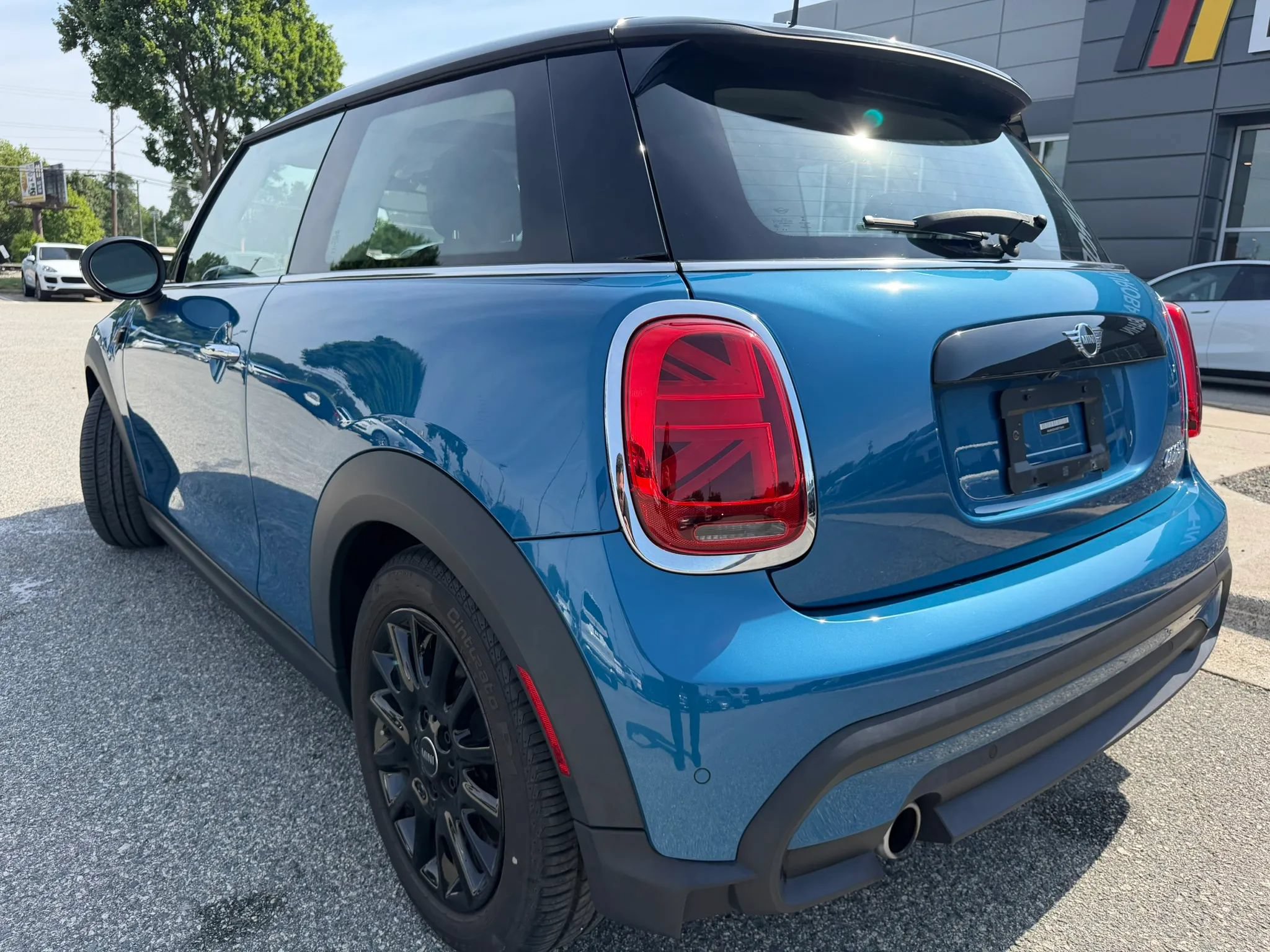 Used 2023 MINI Cooper 2-Door Hardtop FWD image 3