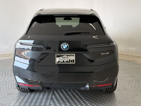 Used 2024 BMW iX xDrive50 w/ Sport Package AWD/4WD image 10