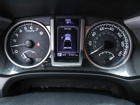 Used 2019 Toyota Tacoma Limited image 18