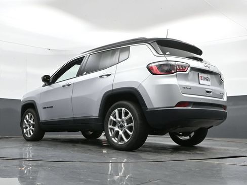 Used 2025 Jeep Compass Limited AWD/4WD image 47