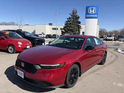 Certified 2025 Honda Accord SE image 1