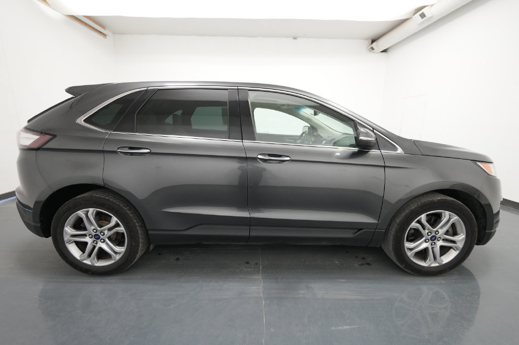 Used 2017 Ford Edge Titanium w/ Technology Package AWD/4WD image 10