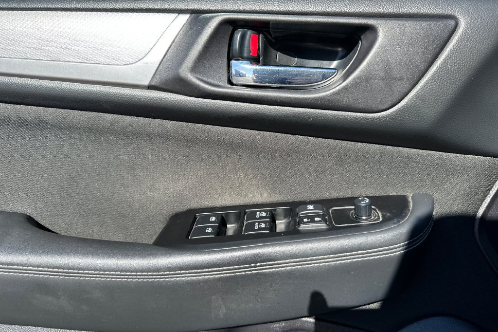 Used 2018 Subaru Outback 2.5i Premium AWD/4WD image 14
