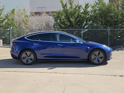Used 2020 Tesla Model 3 Standard Range image 4