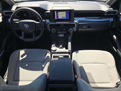 Certified 2025 Toyota Tacoma SR5 AWD/4WD image 21