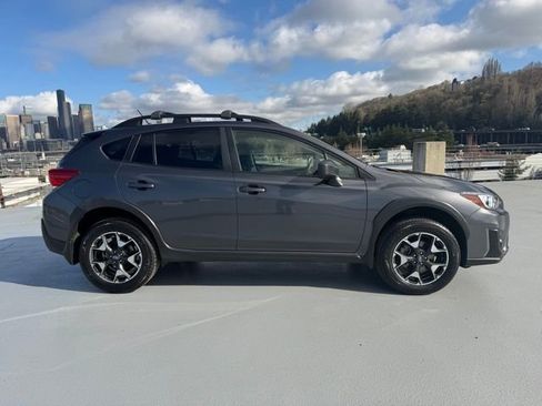 Used 2020 Subaru Crosstrek 2.0i image 2