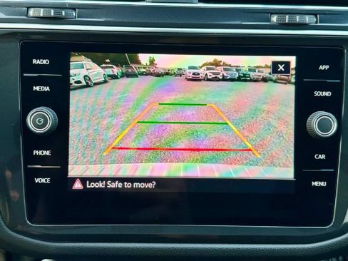 Used 2023 Volkswagen Tiguan SE R-Line FWD image 18