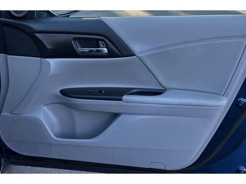 Used 2015 Honda Accord EX-L image 29