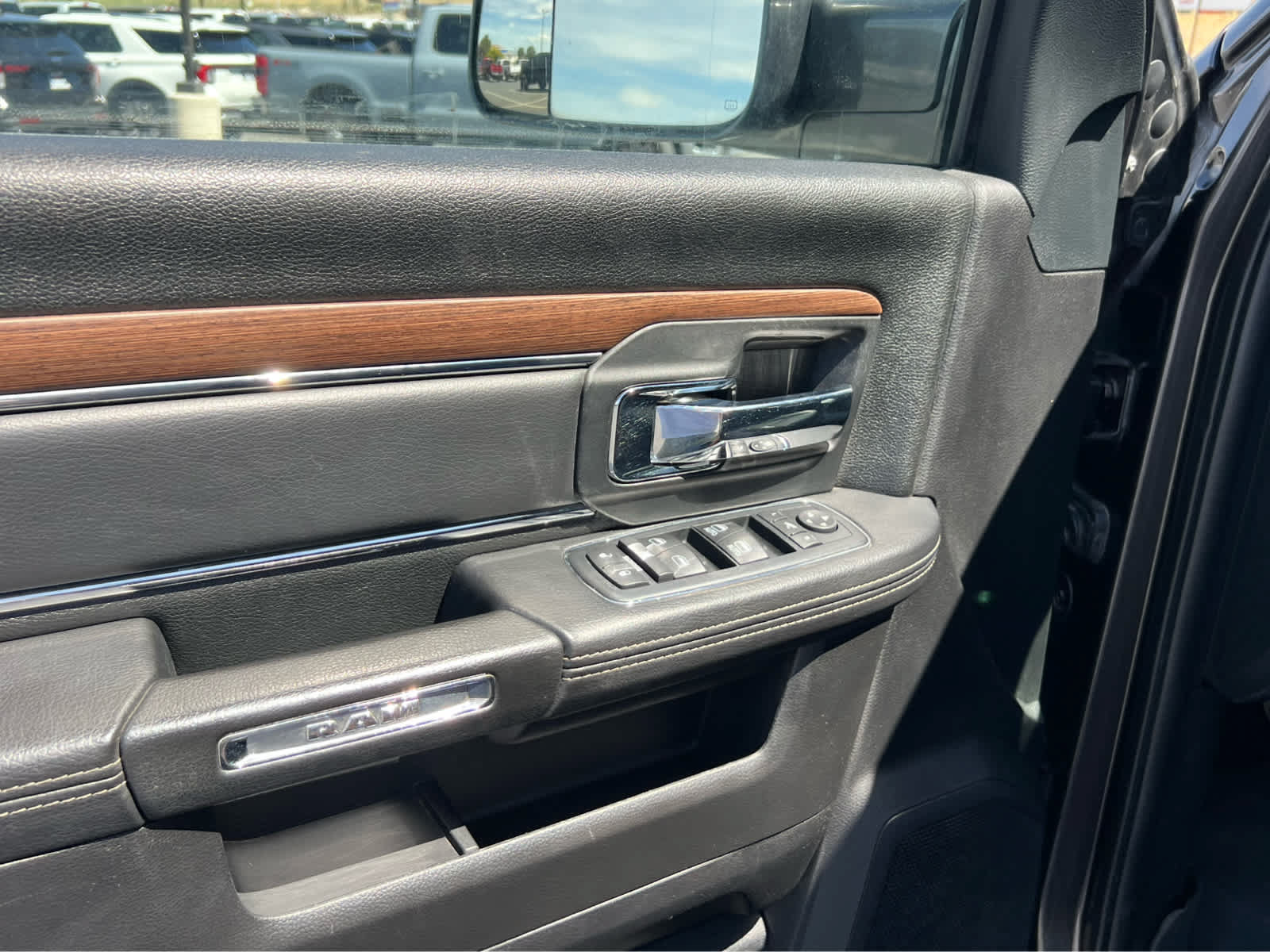 Used 2017 RAM 3500 Laramie w/ Sport Appearance Group AWD/4WD image 32