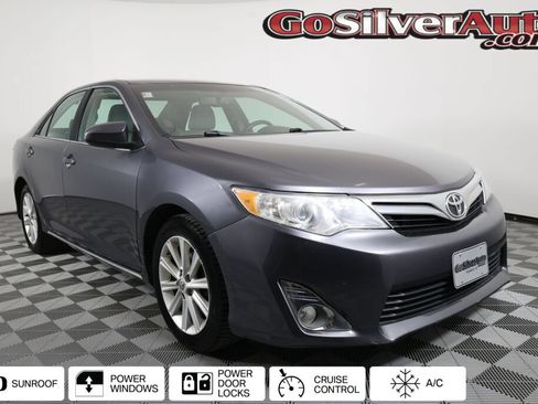 Used 2014 Toyota Camry XLE w/ Leather Package FWD image 1