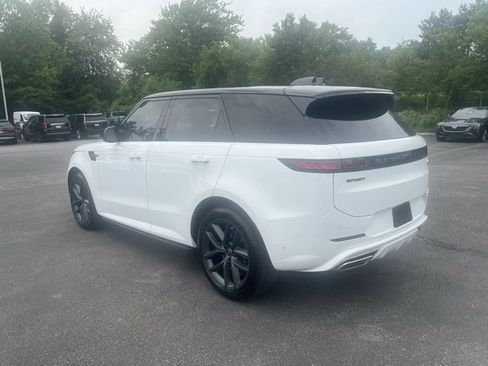 Used 2023 Land Rover Range Rover Sport SE Dynamic image 3