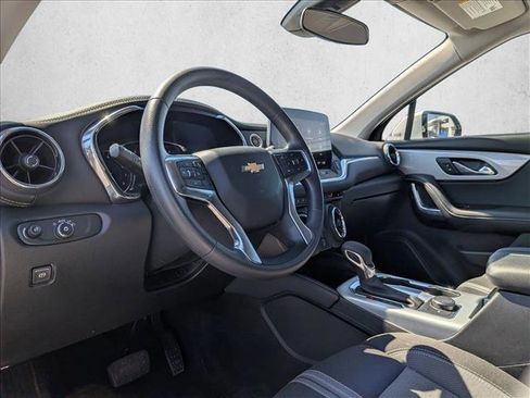 Used 2025 Chevrolet Blazer LT image 9