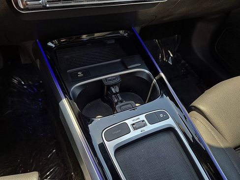 Used 2025 Mercedes-Benz GLB 250 4MATIC image 30