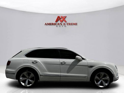 Used 2017 Bentley Bentayga image 5