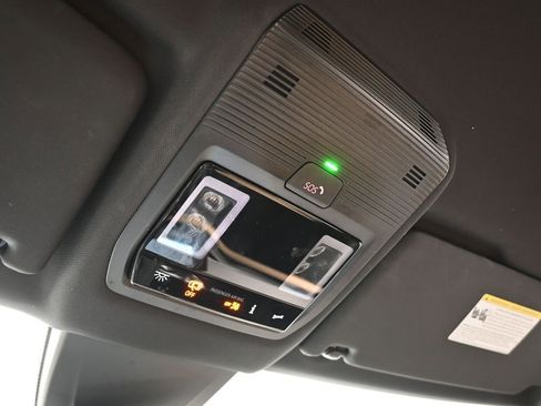 Used 2024 Volkswagen Atlas Cross Sport SE image 19