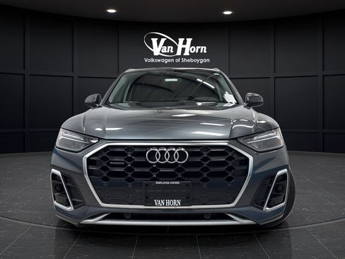 Used 2023 Audi Q5 2.0T Premium w/ Convenience Package AWD/4WD image 2