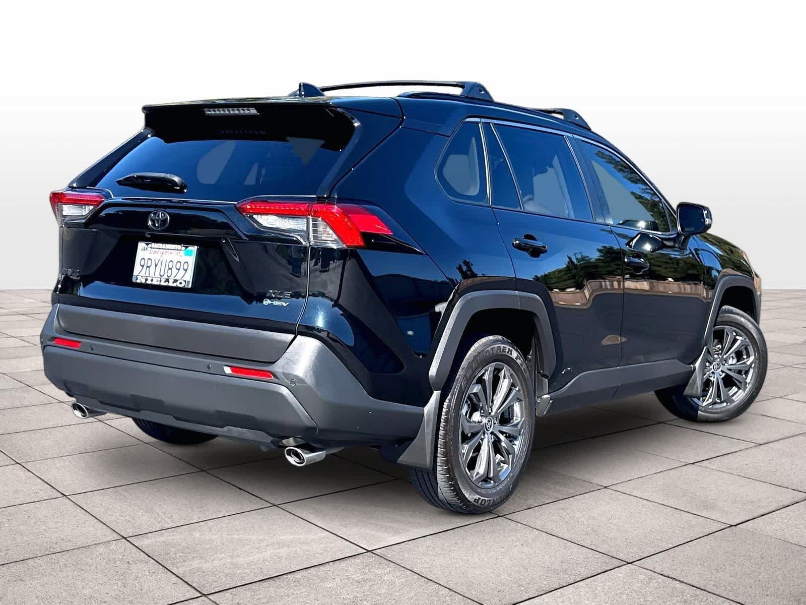 Used 2025 Toyota RAV4 XLE Premium w/ Weather Package AWD/4WD image 16
