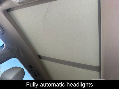 Used 2024 Volkswagen Atlas SE w/ Panoramic Sunroof Package FWD image 17