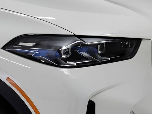 New 2026 BMW X5 sDrive40i w/ Parking Assistance Package image 3