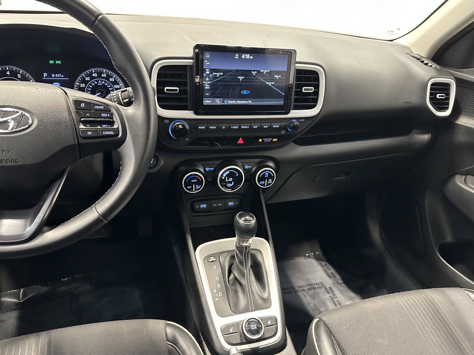 Used 2022 Hyundai Venue Limited FWD image 20