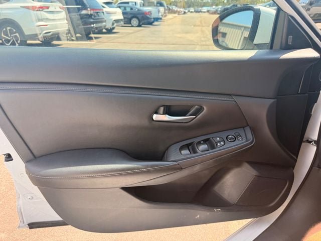 Used 2025 Nissan Sentra SV FWD image 7