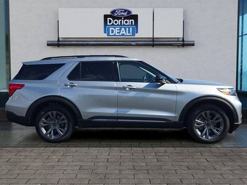 Certified 2023 Ford Explorer XLT w/ Equipment Group 202A AWD/4WD image 2