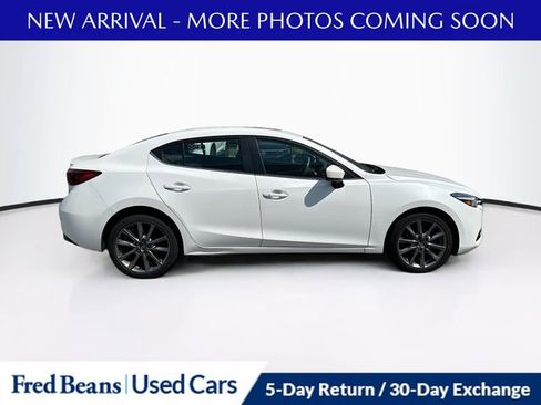 Used 2018 MAZDA MAZDA3 Grand Touring w/ Premium Equipment Package FWD image 7